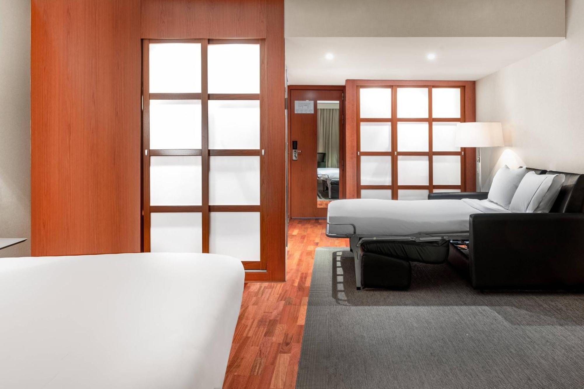 Ac Hotel La Rioja By Marriott Logrono Bagian luar foto
