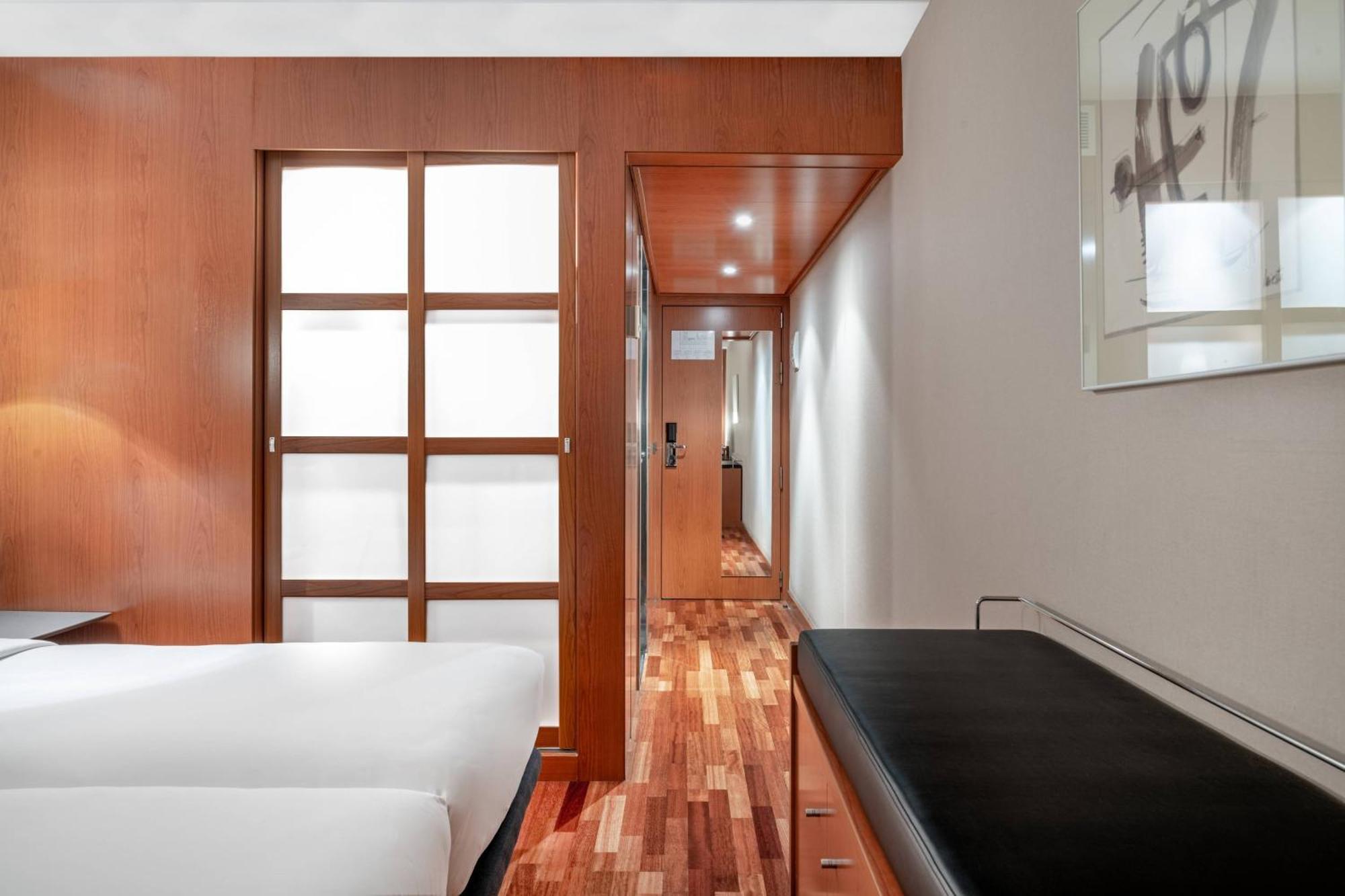 Ac Hotel La Rioja By Marriott Logrono Bagian luar foto