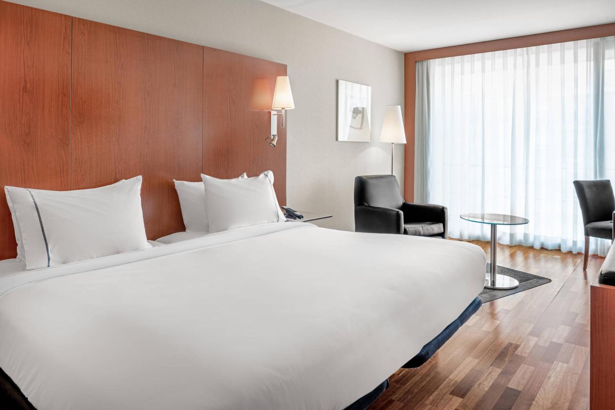 Ac Hotel La Rioja By Marriott Logrono Bagian luar foto