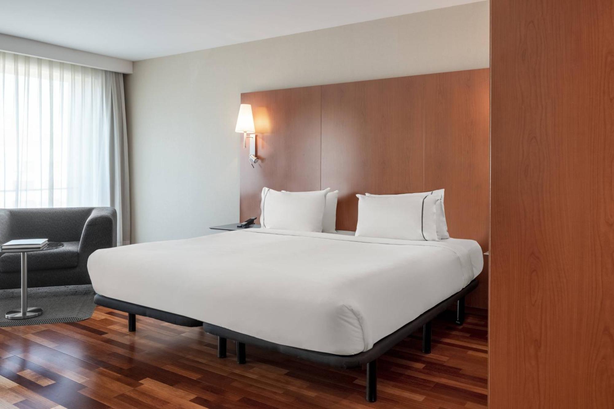Ac Hotel La Rioja By Marriott Logrono Bagian luar foto
