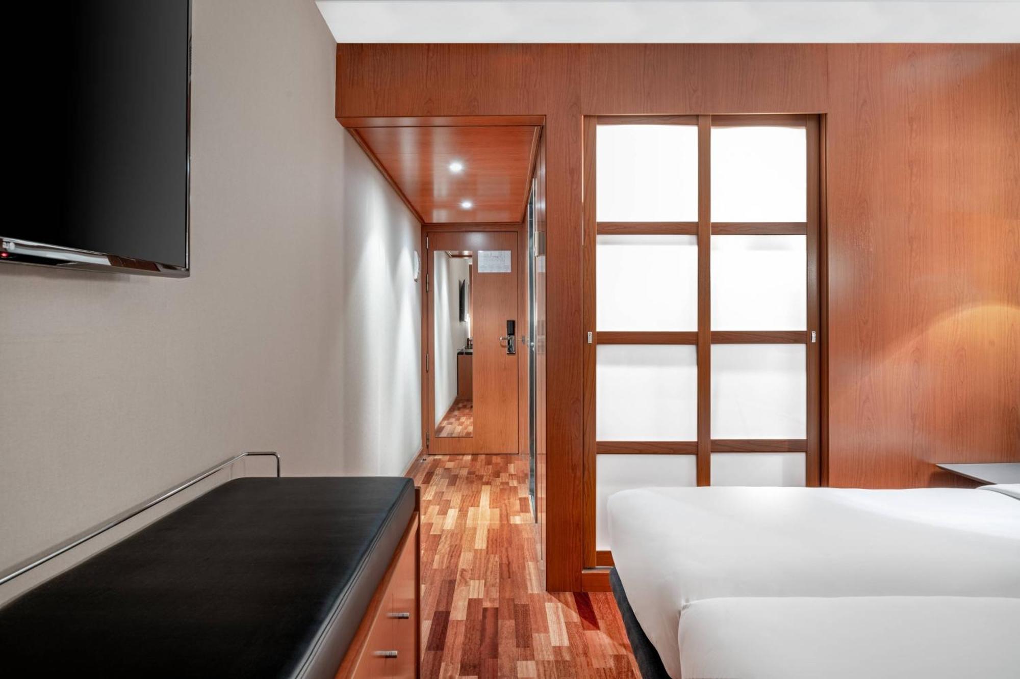 Ac Hotel La Rioja By Marriott Logrono Bagian luar foto