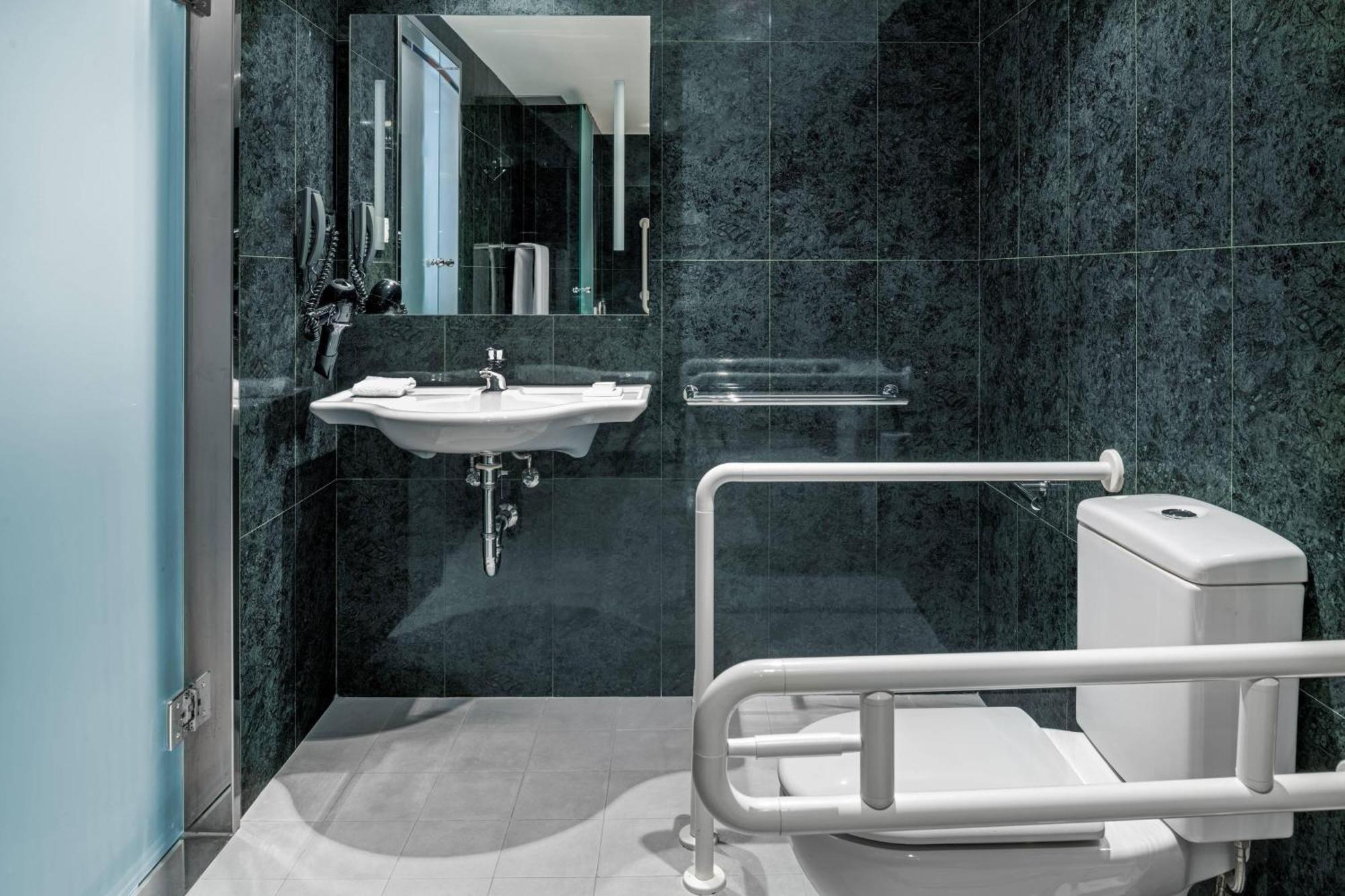 Ac Hotel La Rioja By Marriott Logrono Bagian luar foto