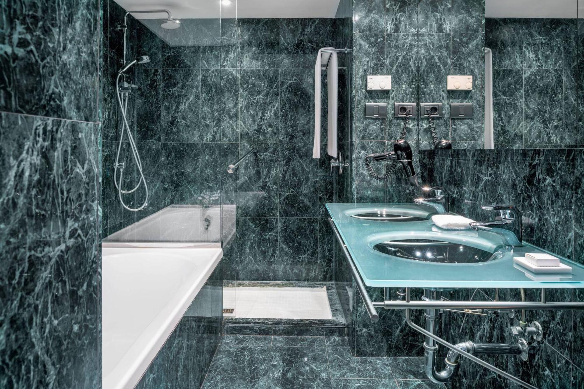 Ac Hotel La Rioja By Marriott Logrono Bagian luar foto