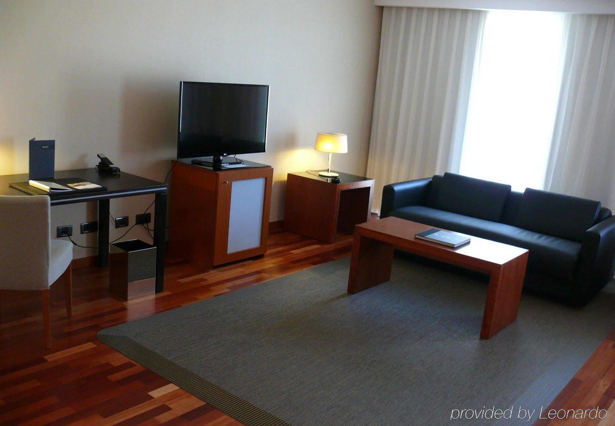 Ac Hotel La Rioja By Marriott Logrono Bagian luar foto