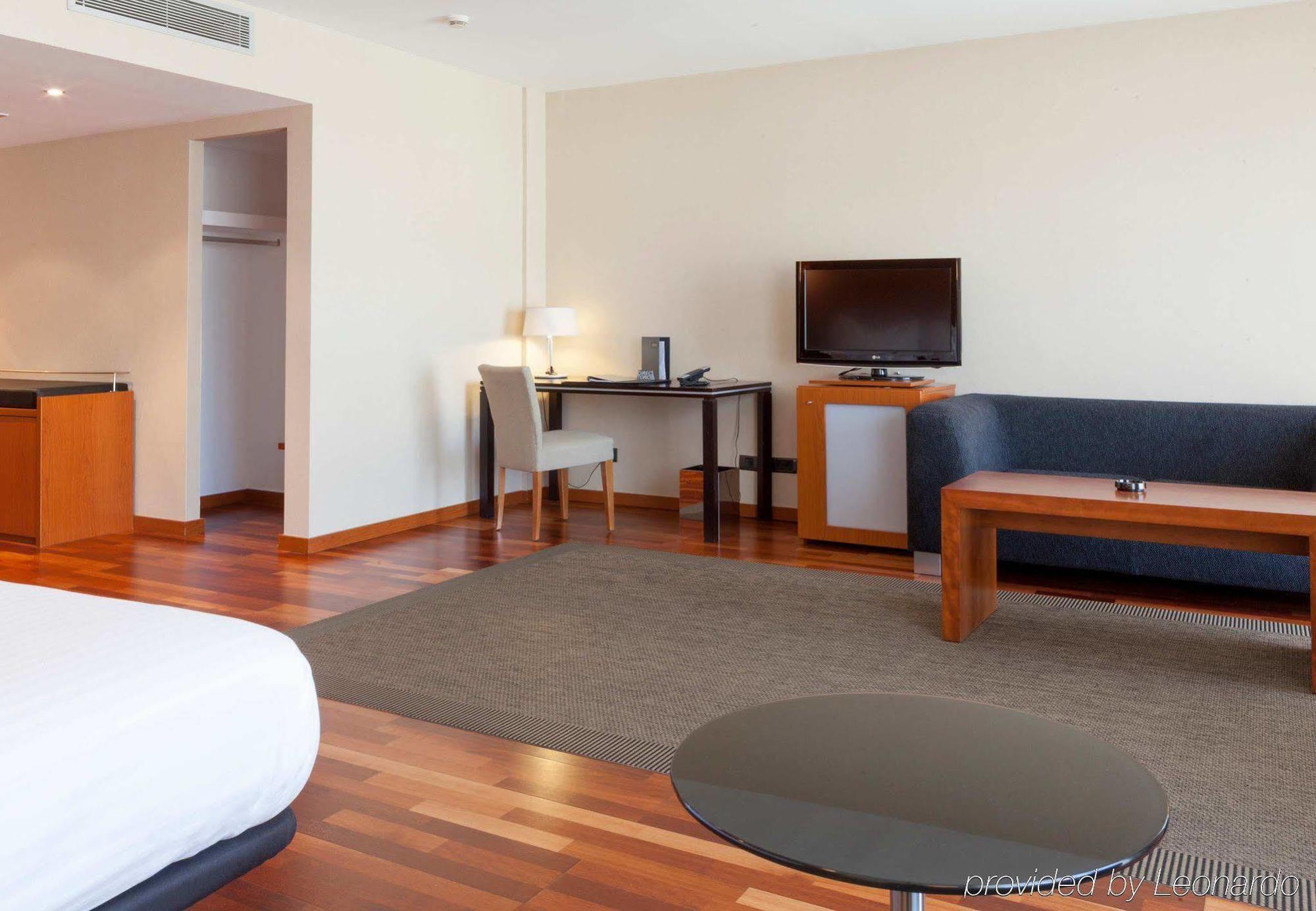 Ac Hotel La Rioja By Marriott Logrono Bagian luar foto