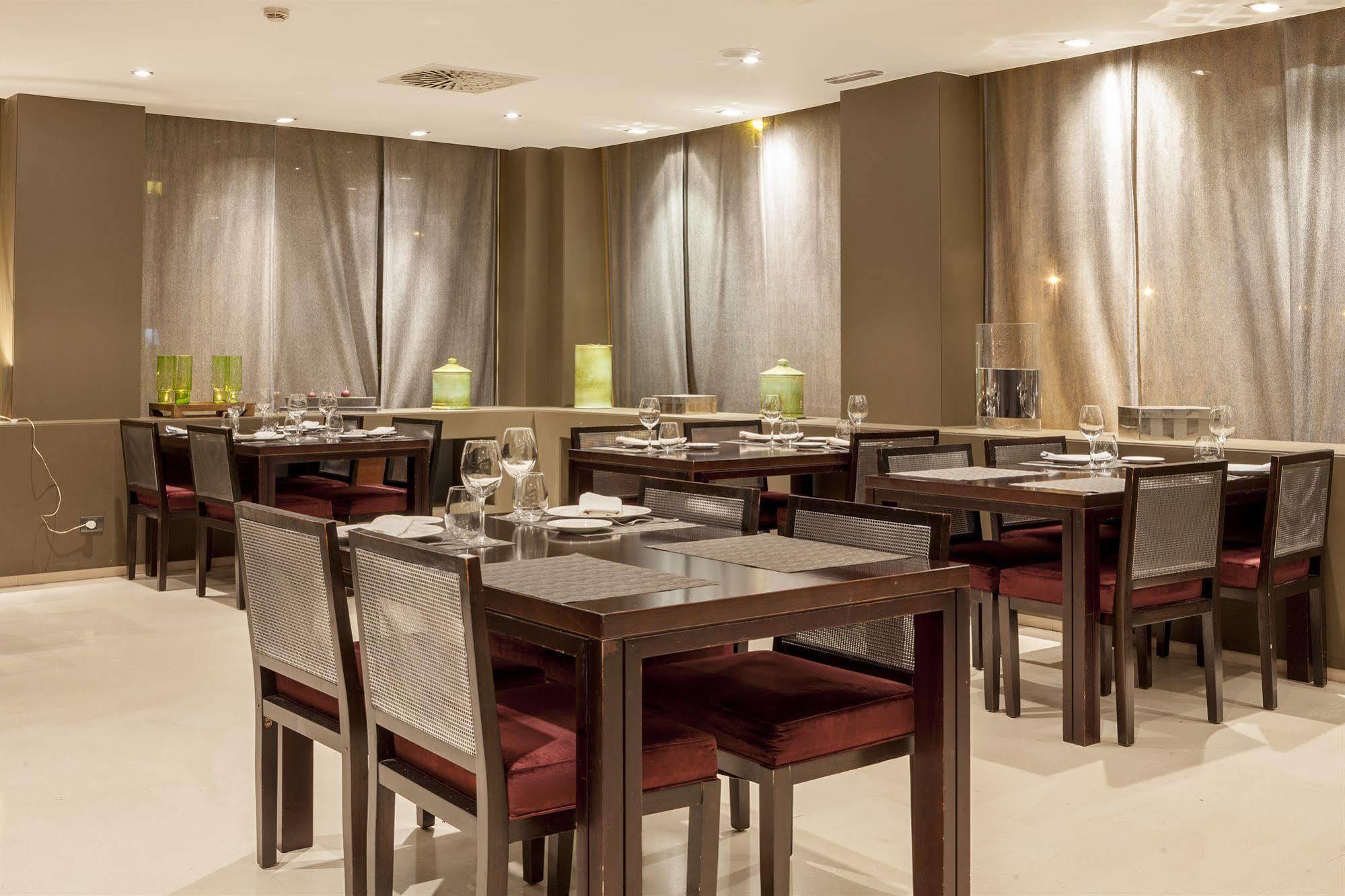 Ac Hotel La Rioja By Marriott Logrono Bagian luar foto