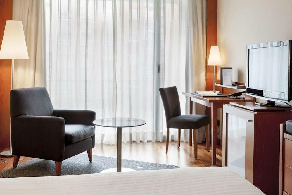 Ac Hotel La Rioja By Marriott Logrono Bagian luar foto